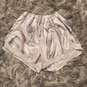 Athleta oil drip design shorts